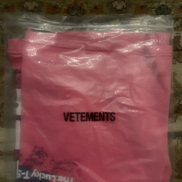 Vetements “I did nothing, I just got lucky” shirt, pink, size M - Picture 8 of 8